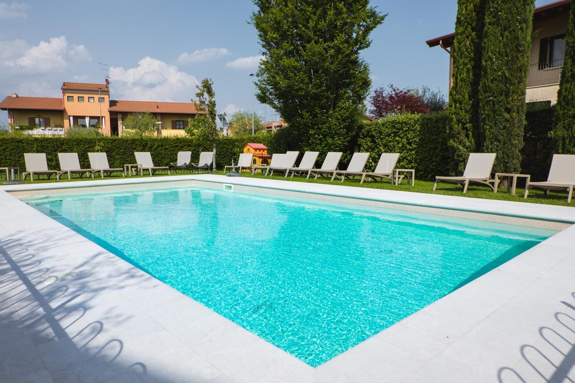 Villa Colli Storici เดเซนซาโนเดลการ์ดา ภายนอก รูปภาพ