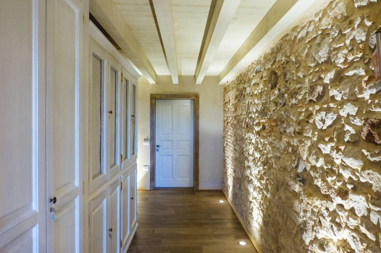 Villa Colli Storici เดเซนซาโนเดลการ์ดา ภายนอก รูปภาพ