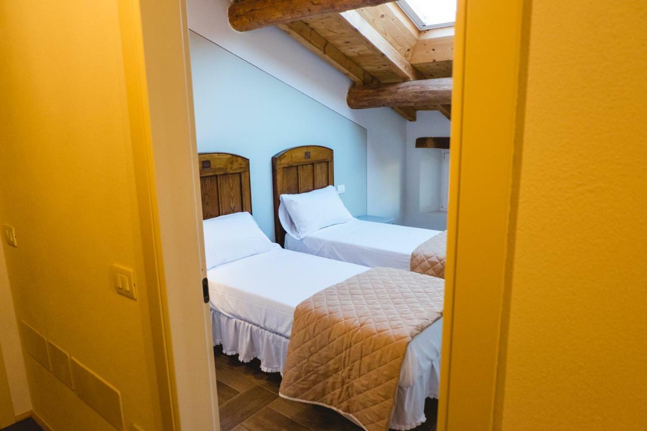 Villa Colli Storici เดเซนซาโนเดลการ์ดา ภายนอก รูปภาพ