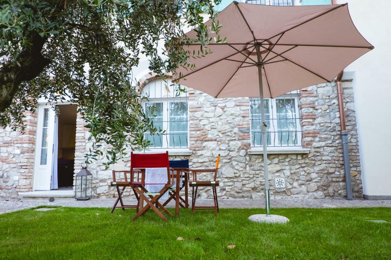 Villa Colli Storici เดเซนซาโนเดลการ์ดา ภายนอก รูปภาพ