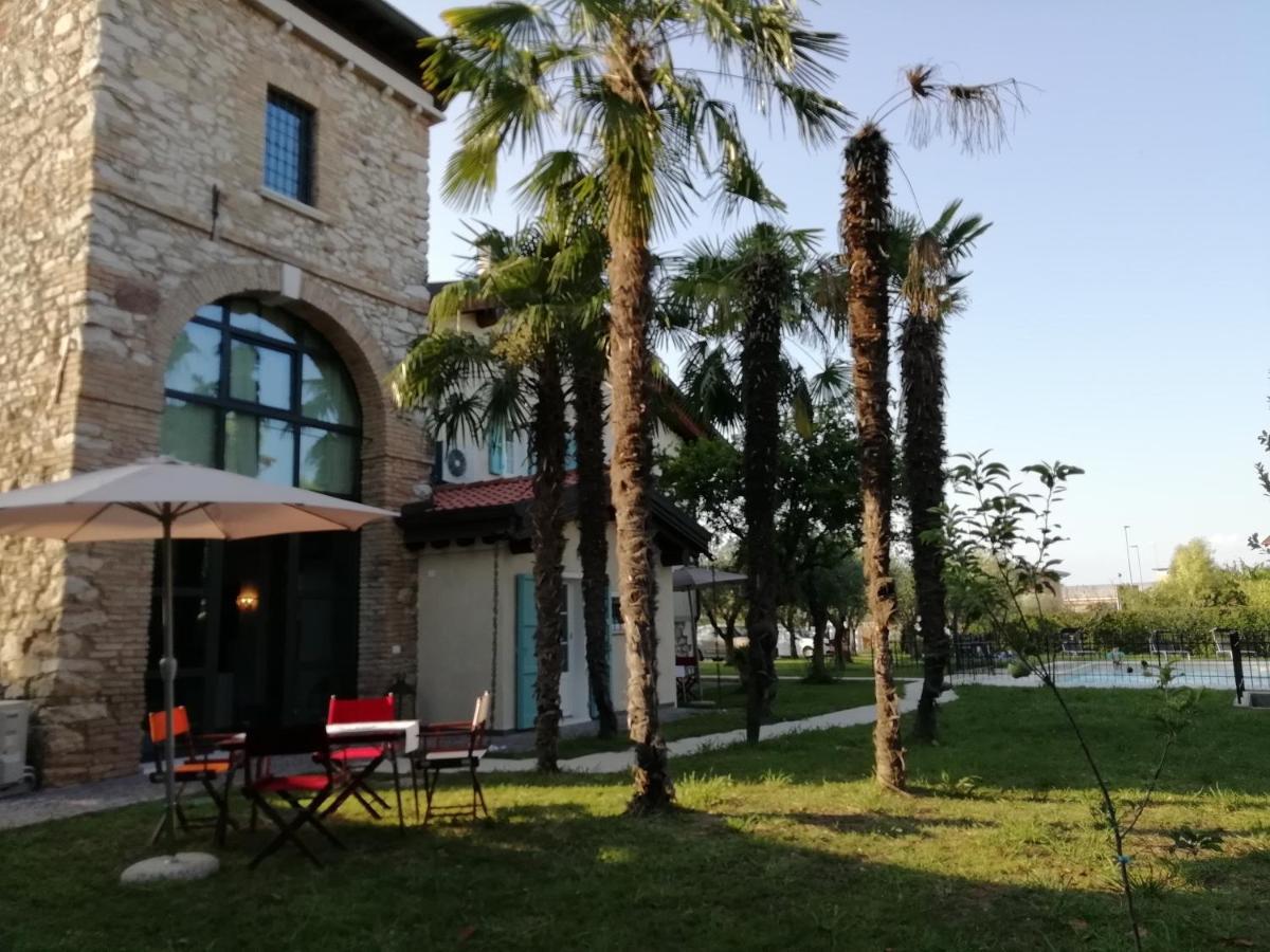 Villa Colli Storici เดเซนซาโนเดลการ์ดา ภายนอก รูปภาพ